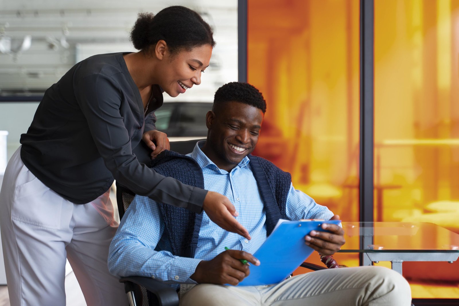 people-office-work-day-min